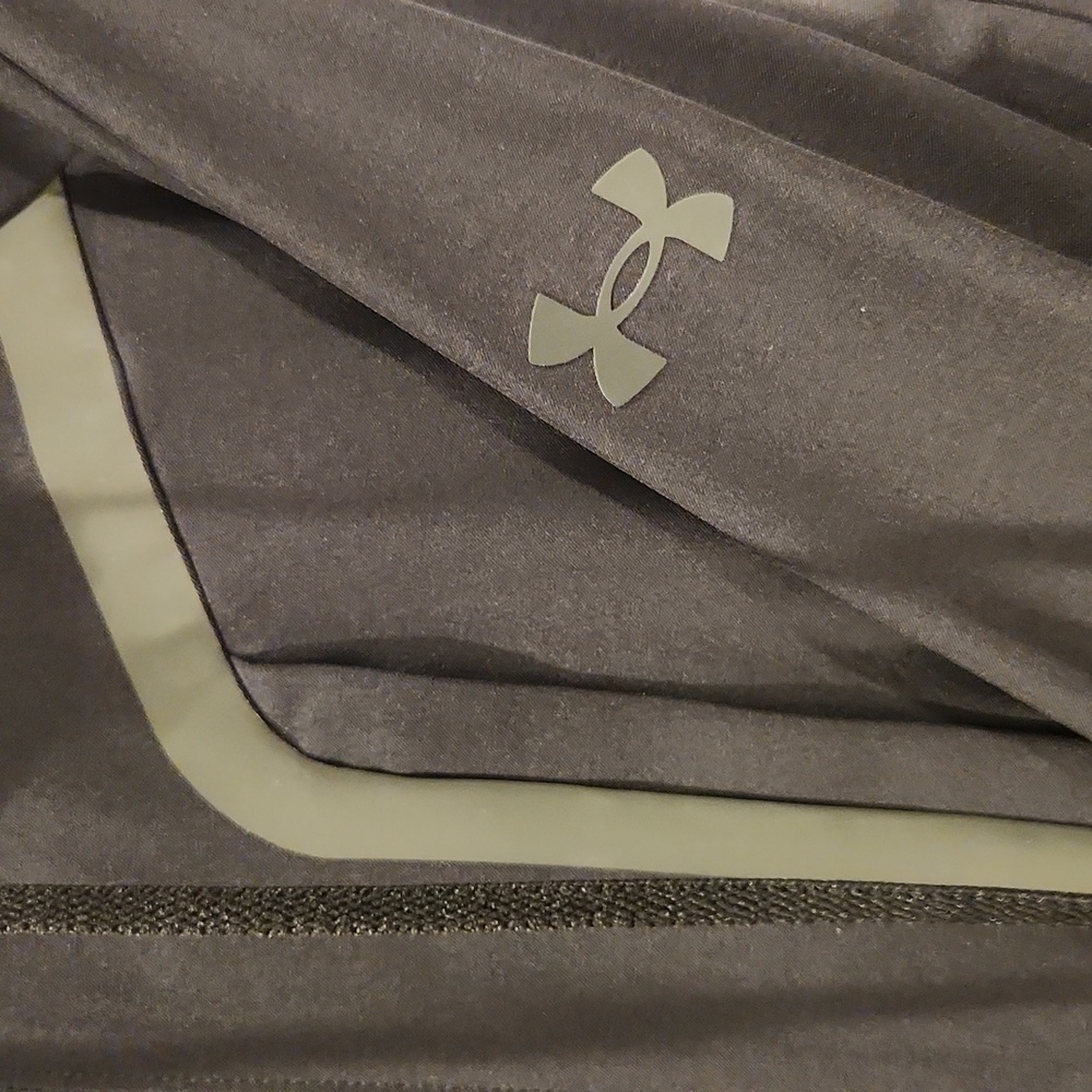 Under Armour Lightweight Hoodie - Picture 5 of 8